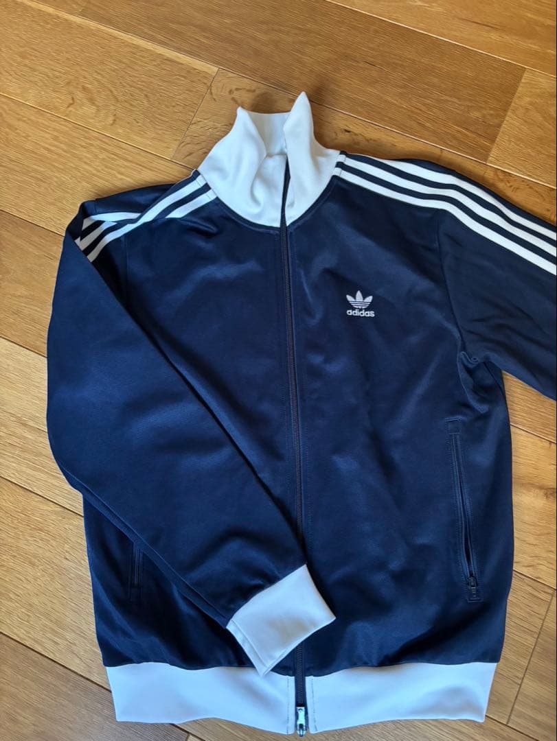 adidas トラックジャケット