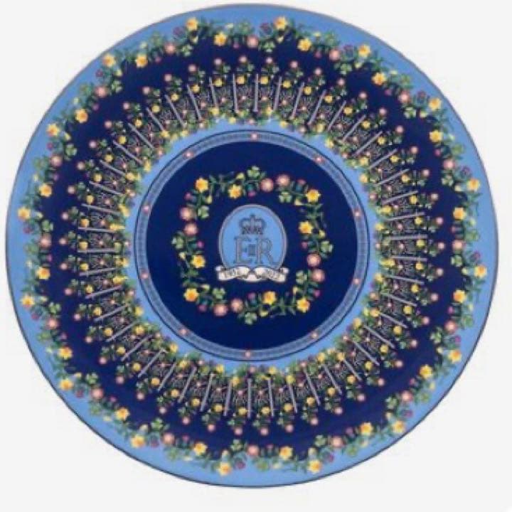 ハルシオン・デイズ　エリザベス女王　 プラチナジュビリー　10 インチ　プレート