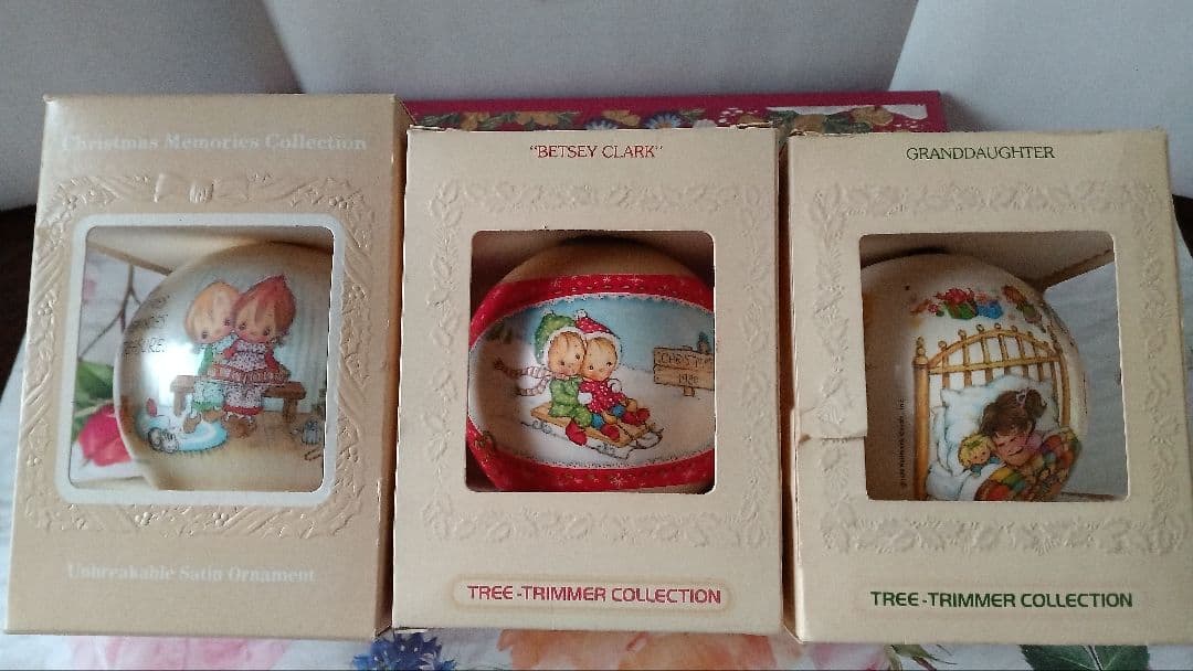 1974年-1990年　ホールマーク　サテン・グラスボールオーナメント　8個