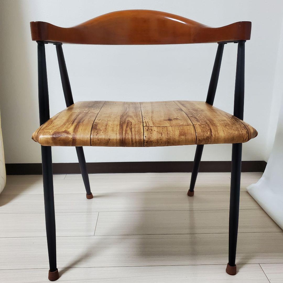 木製アームチェア モダンデザイン