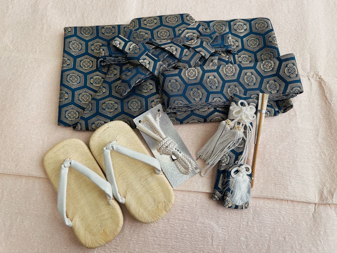 【最終値下げ】七五三 5歳男の子 袴セット 正絹 黒兜