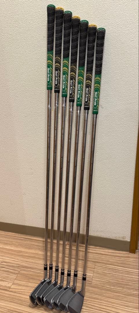 美品】アクシスゴルフ　コンボアイアンセット　4-P ７本　Z4MB Z4CB