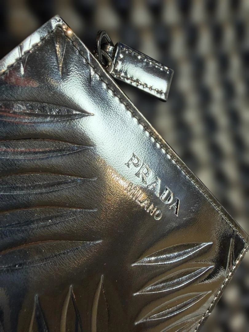 PRADA プラダ 二つ折り財布 コンパクト財布 メンズ シルバー 2ML049