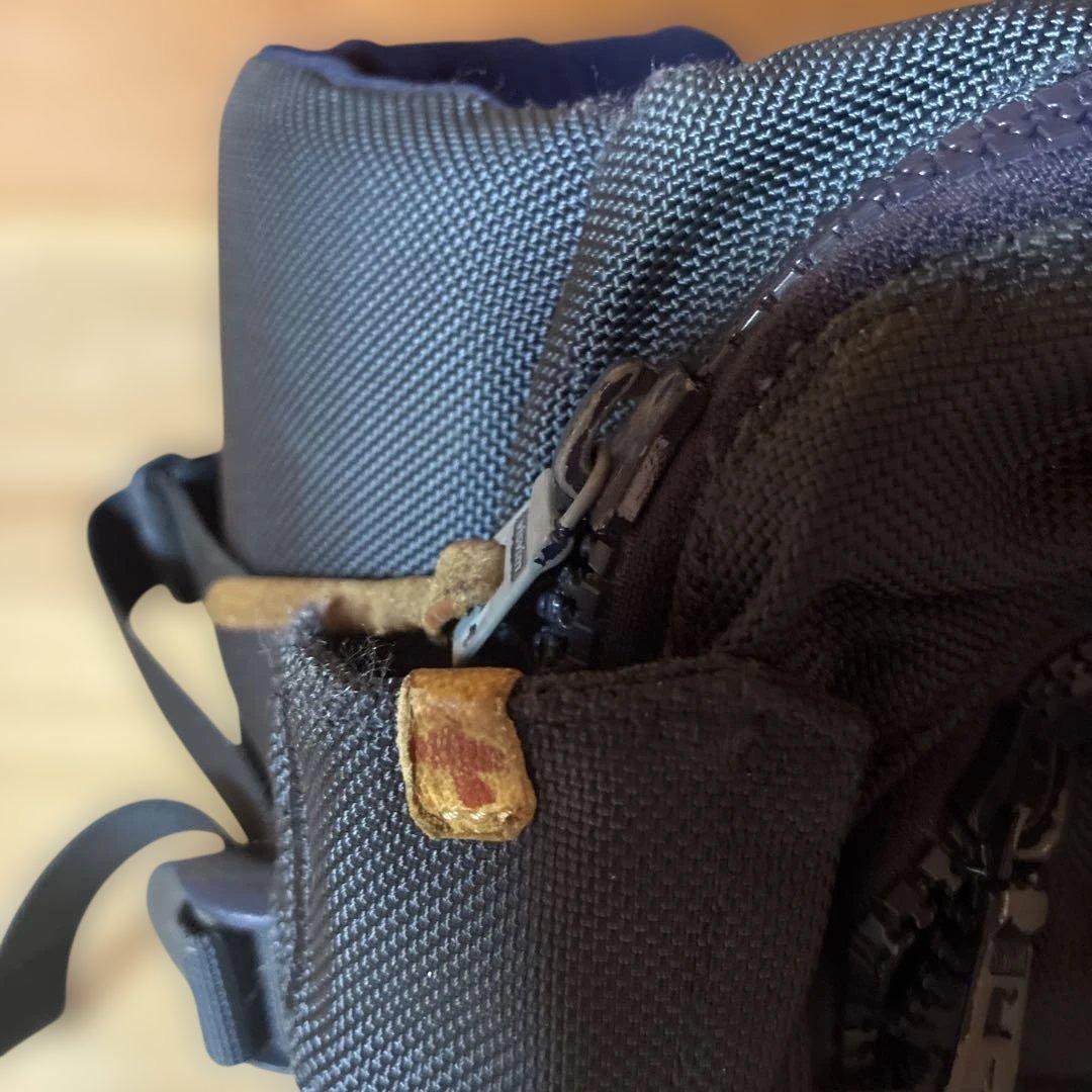 visvim ボディバッグ・ウエストポーチ ネイビー×ブラウンのスエード