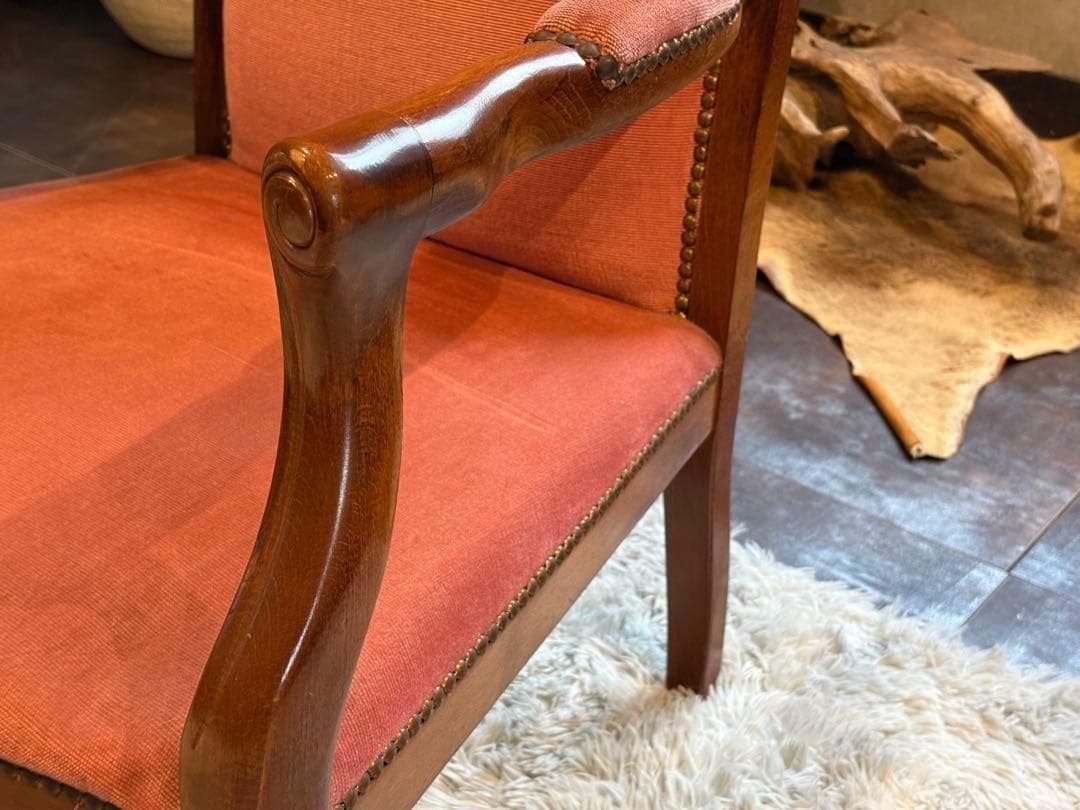 ① フランスアンティーク　輸入家具　ロココ　鋲打　リベット打　アームソファ　GG