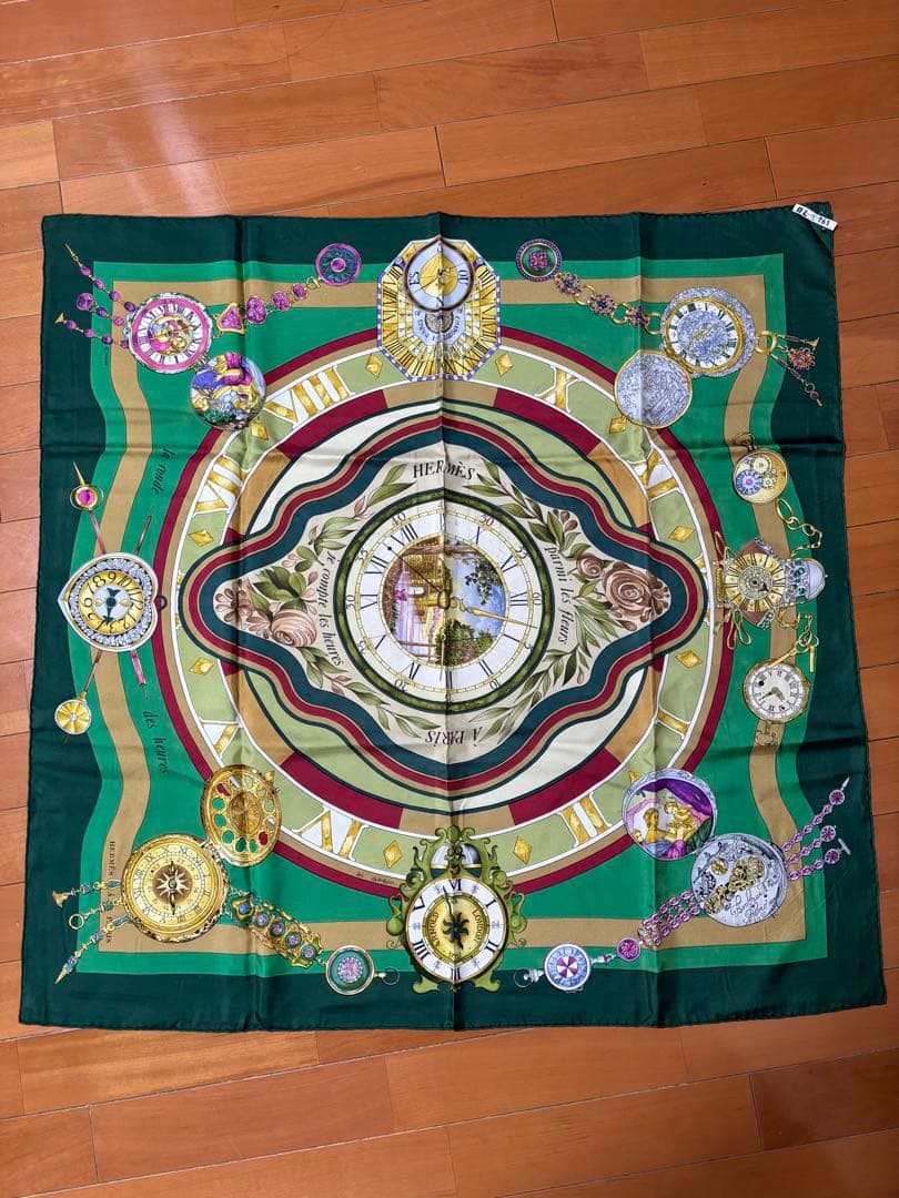 エルメス 時計デザイン シルクスカーフ