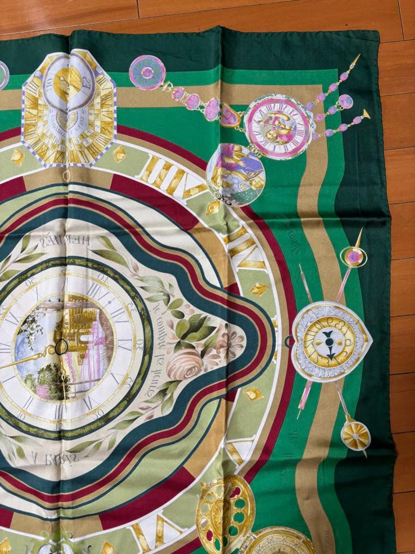 エルメス 時計デザイン シルクスカーフ