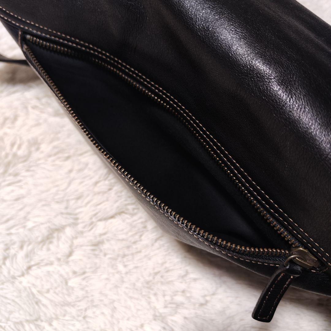 本革 レザー メッセンジャーバッグ 肩掛け A4収納 黒 大容量