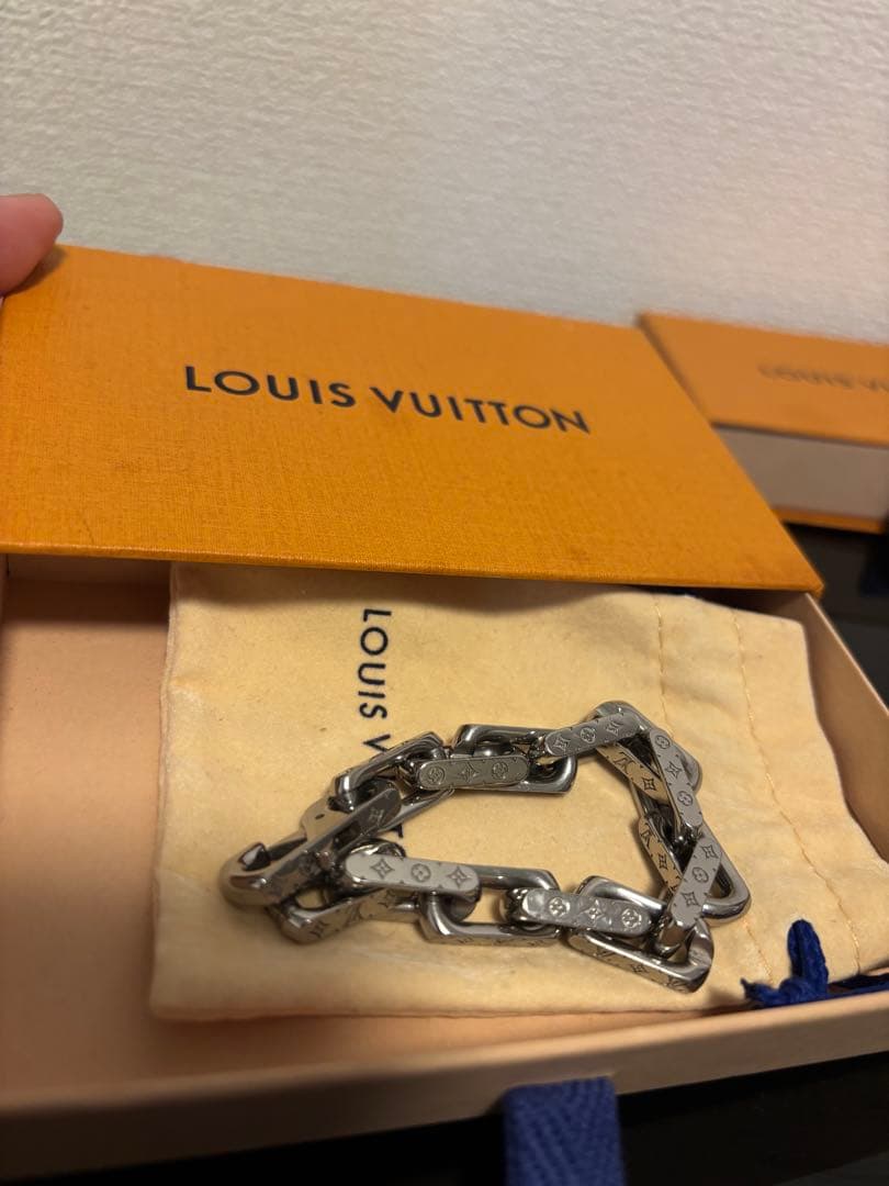 LouisVuittonメンズブレスレット　silver