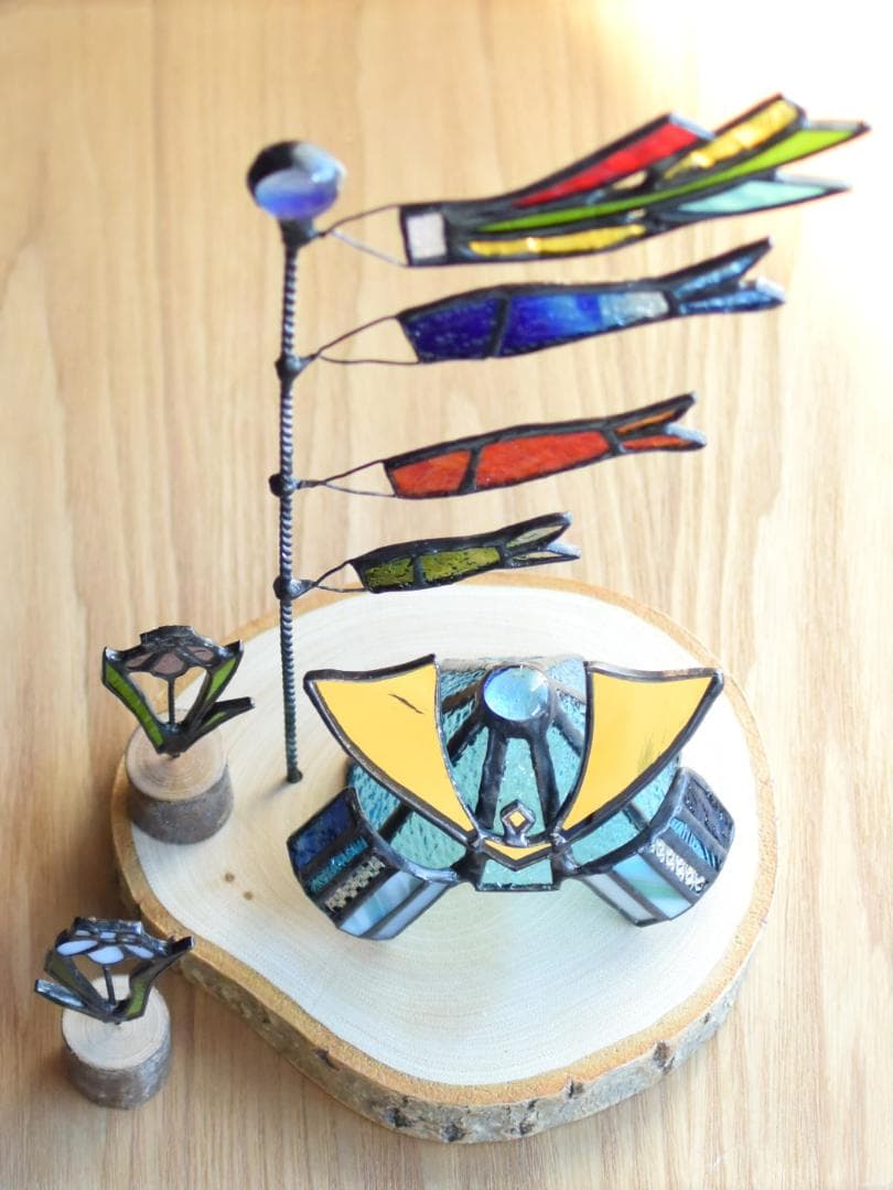 ステンドグラスの鯉のぼりと菖蒲とミニ兜(子供の日2点セット・KOI18)