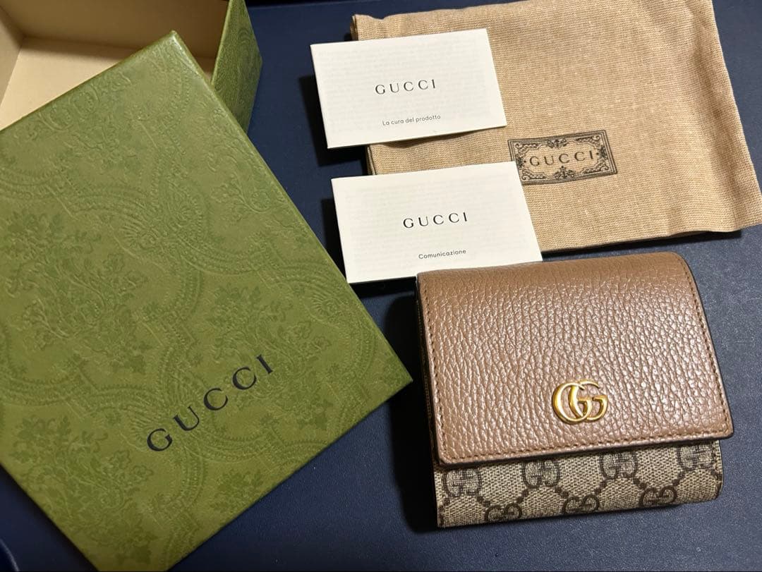 今週末までのお値段です！GUCCI ミディアム ウォレット　定価82,500円