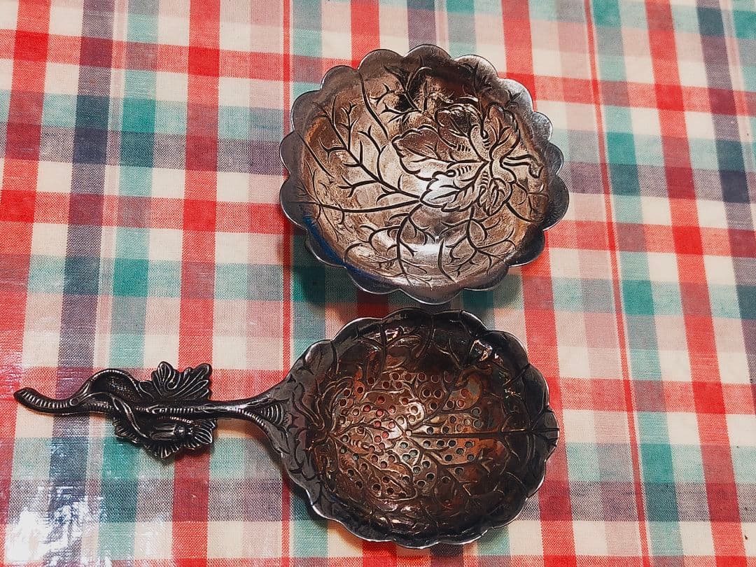 アンティーク ティーストレーナー　葉模様