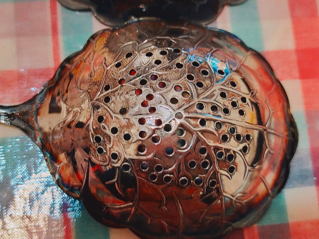 アンティーク ティーストレーナー　葉模様