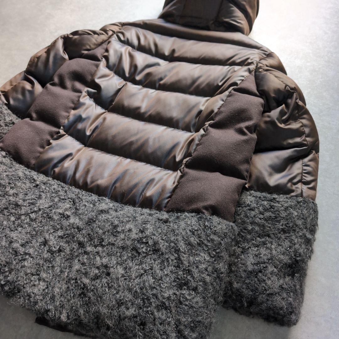 アクアスキュータム ダウンコート 異素材切り替え ブラウン