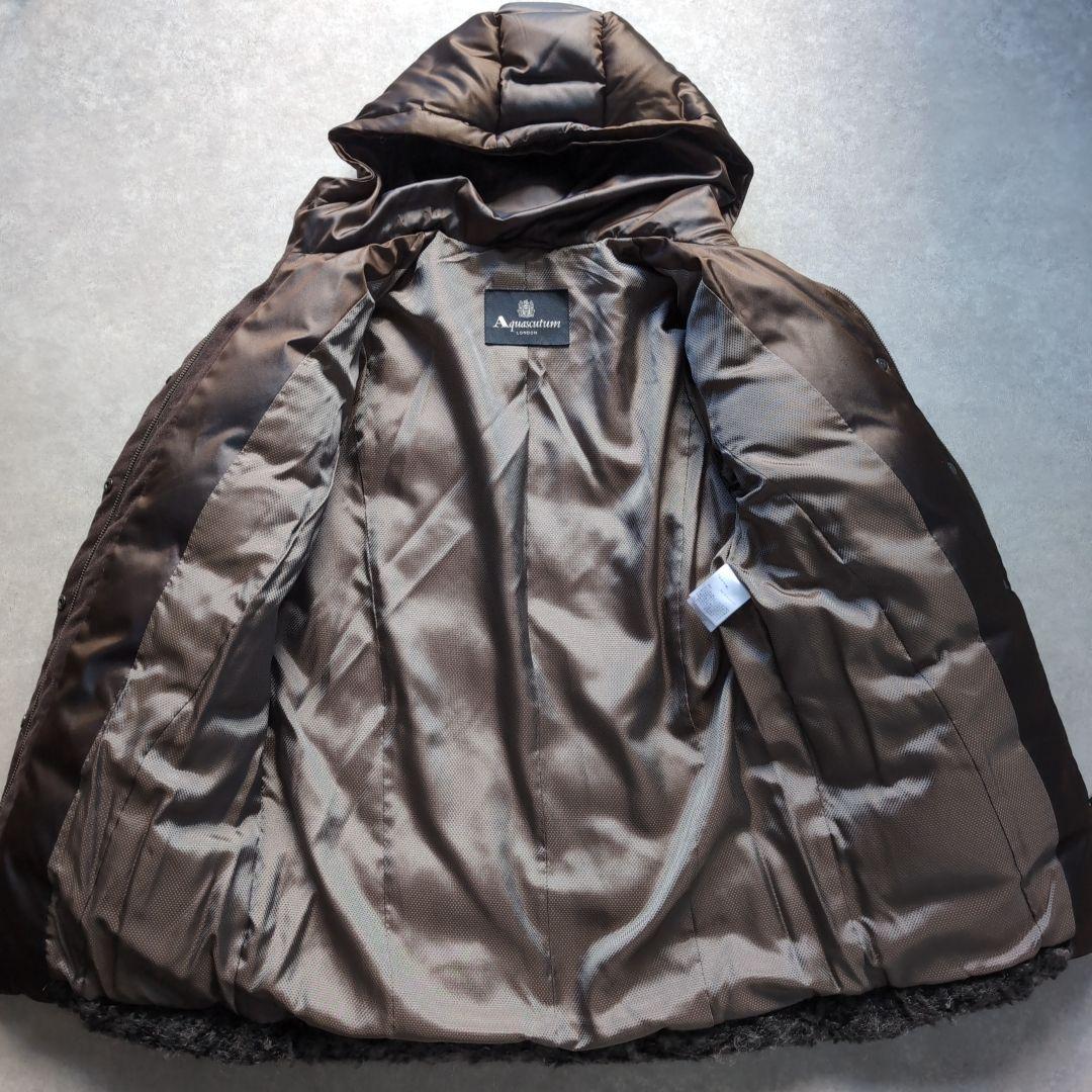 アクアスキュータム ダウンコート 異素材切り替え ブラウン