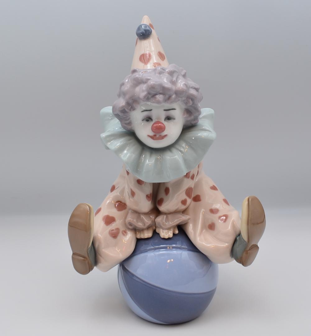 ボールを打つ　＃5813　★リヤドロ　スペイン　ポーセリン　光沢仕上げ　絶版