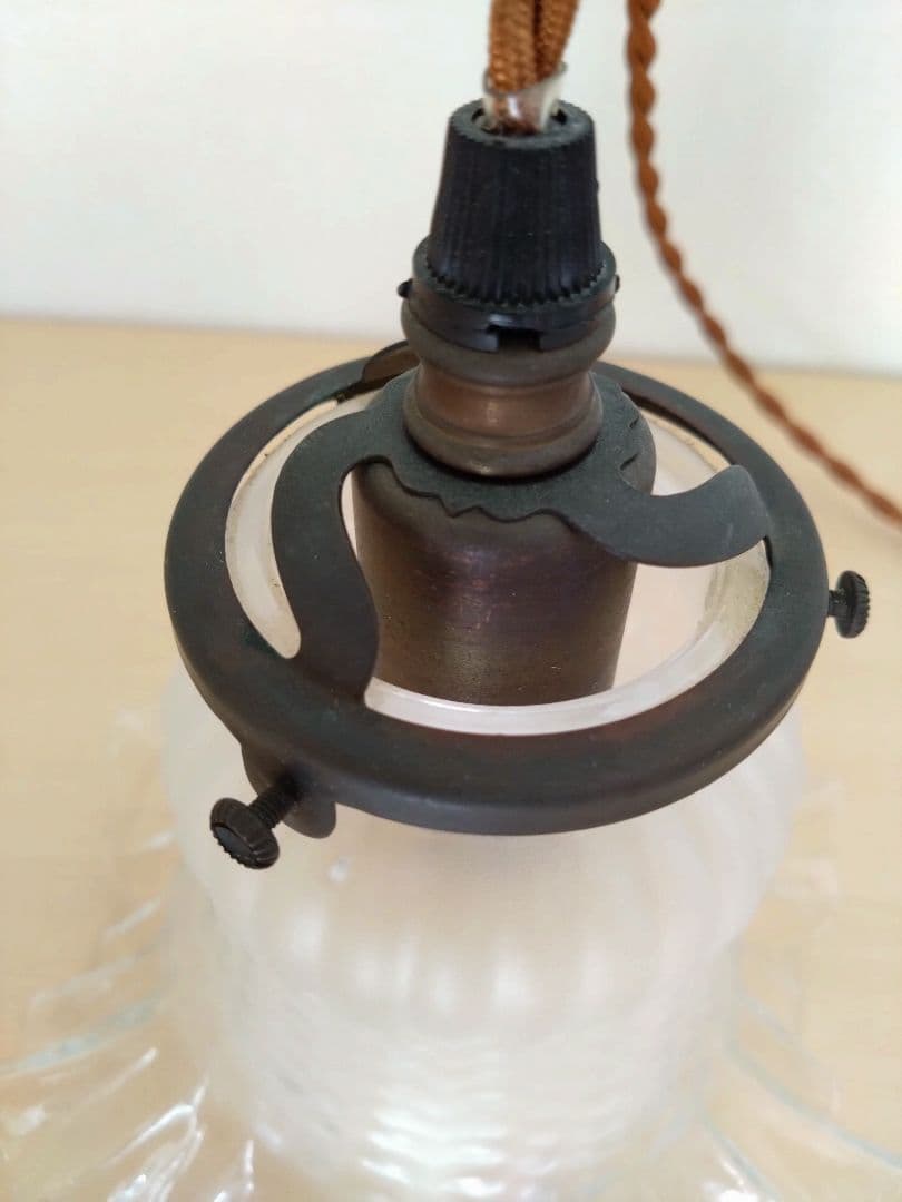 ガラスシェード（フリル）ペンダントライト