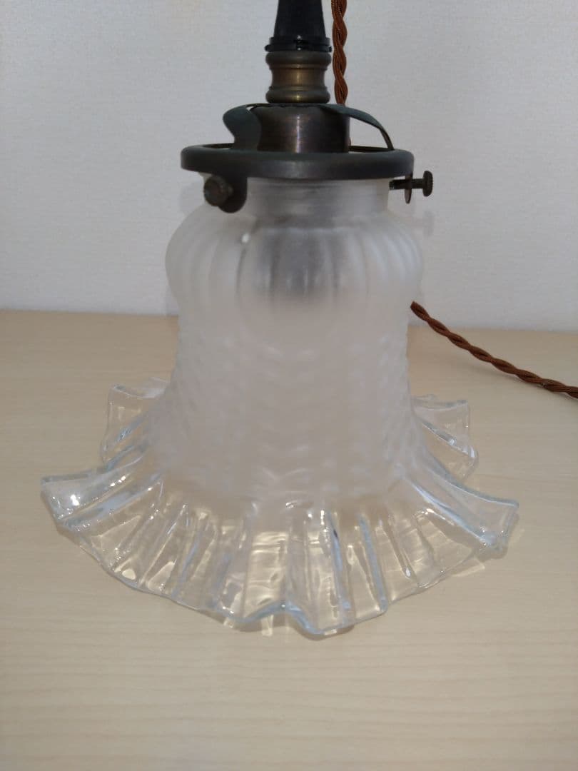 ガラスシェード（フリル）ペンダントライト