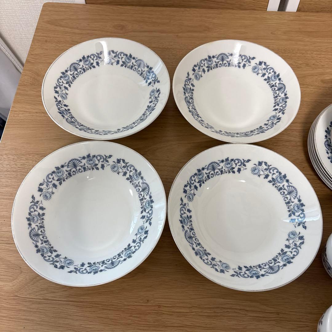 ノリタケ「ロイヤルブルー」シリーズの食器セット（全34点）