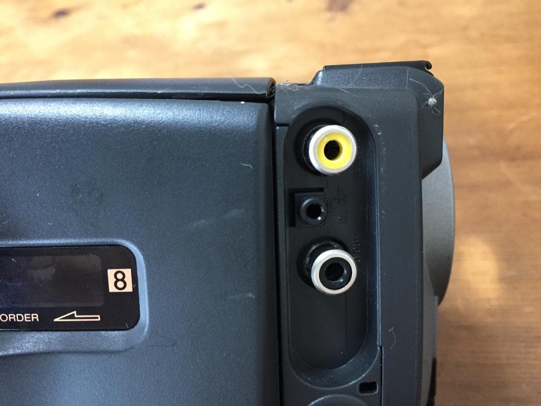 撮影再生ダビングOK　SONY　CCD-TRV513　付属品有　Video8