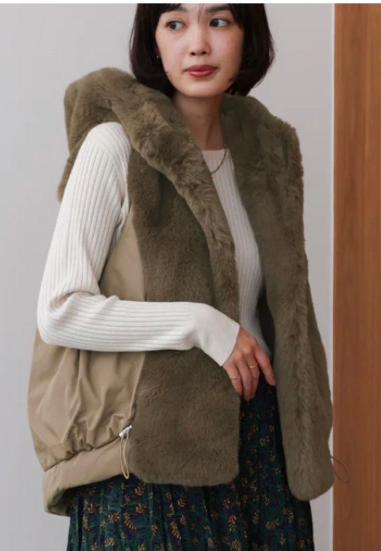 新品！異素材ダウンファーベスト（キャメル）