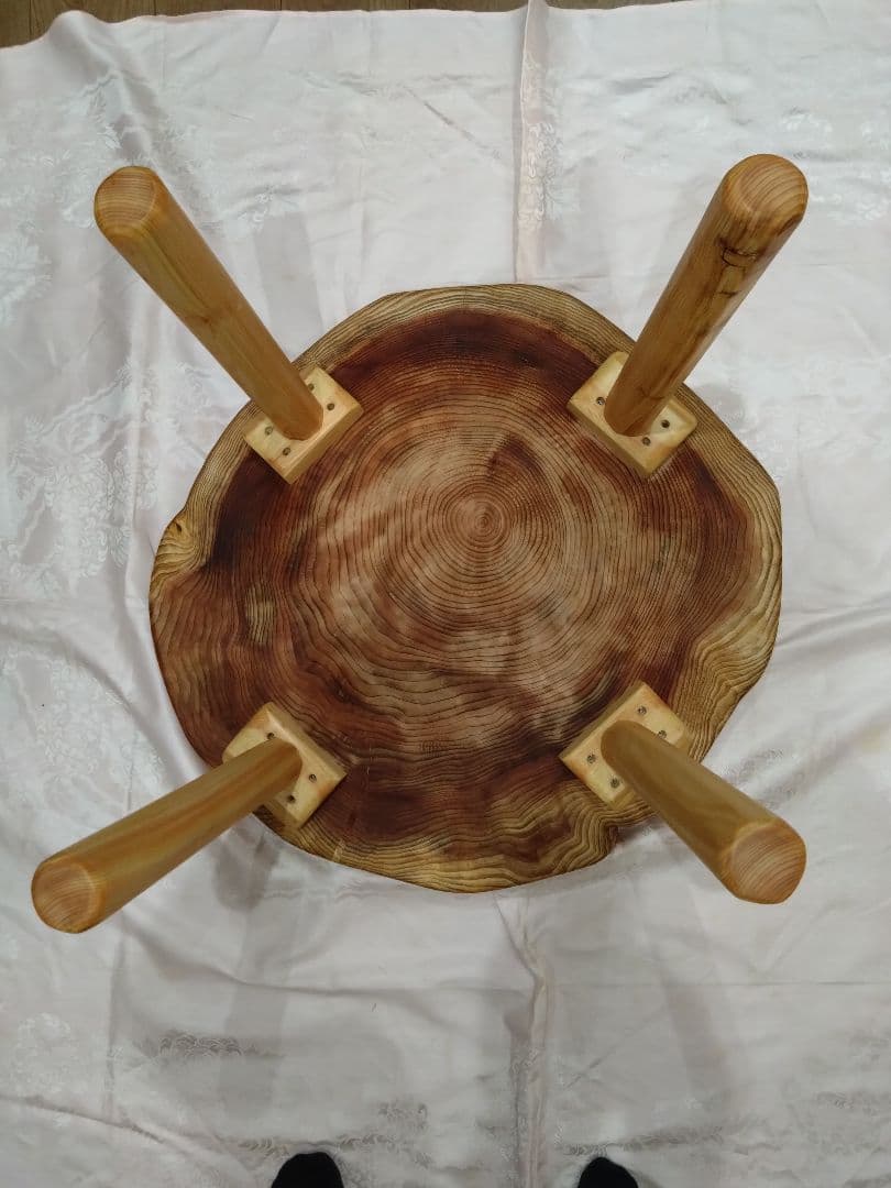 杉の輪切り円形ローテーブル㉔　桜❕桜様樹齢約70年杉の年輪が綺麗