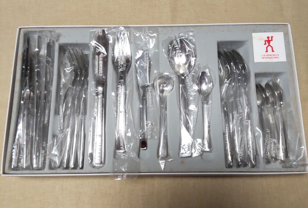 J.A. HENCKELS INTERNATIONAL カトラリーセット