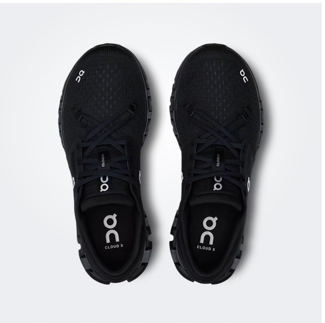 on cloud x4 スニーカー　ワークアウト　23.5 黒　Black