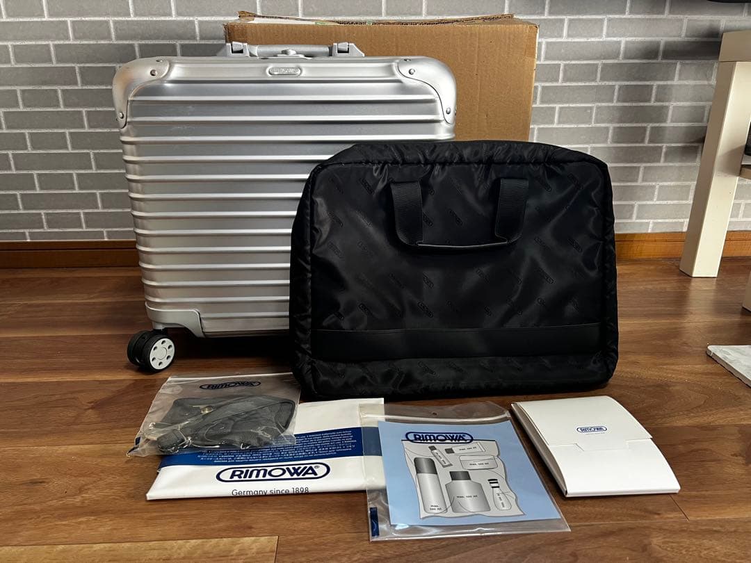 付属品完備　RIMOWAリモワ トパーズ(オリジナル) コンパクト シルバー