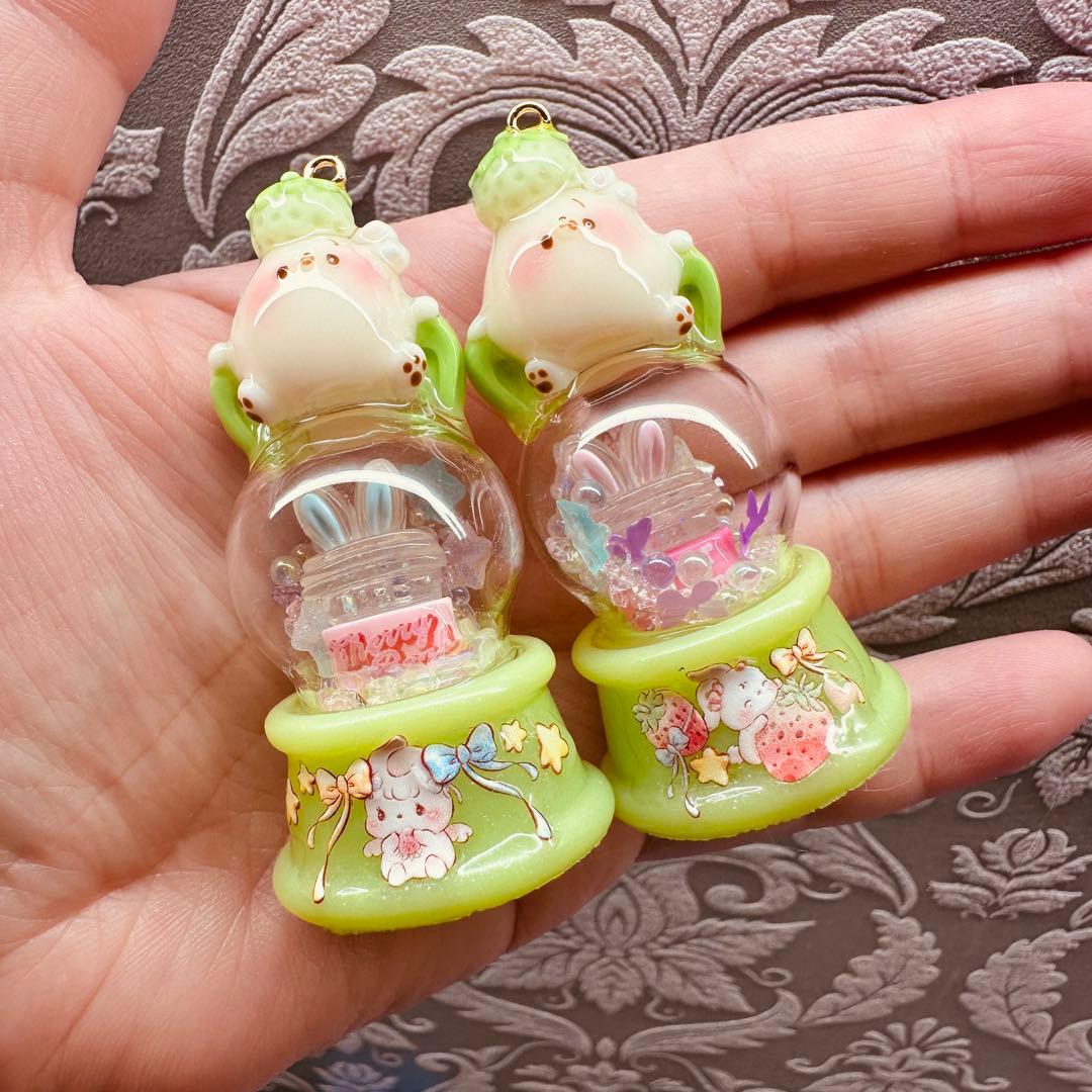 【ラスト1点のみ】うさたんスノードームキーホルダー