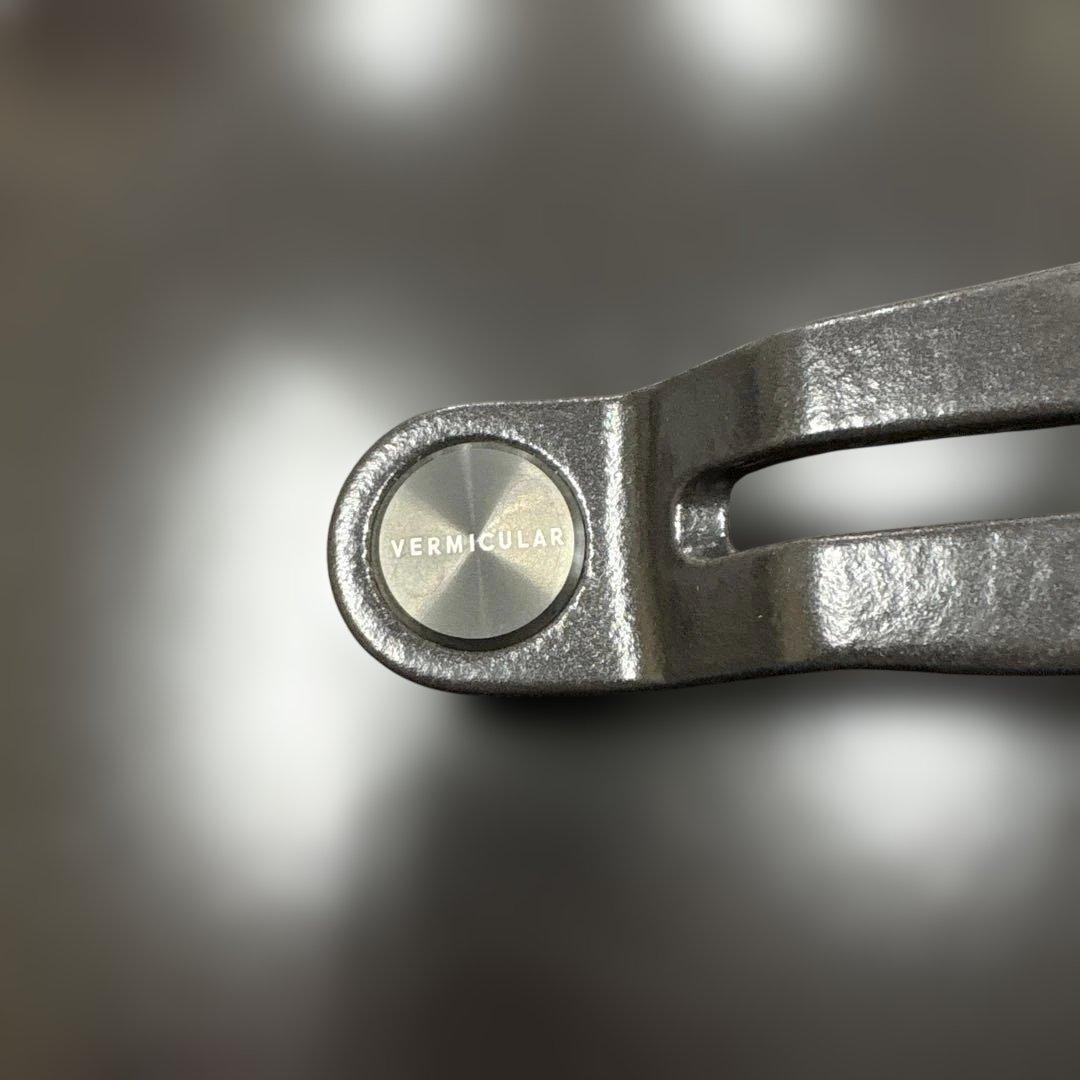 い*ん様 VERMICULAR 両手鍋 ダークグレー 鋳鉄製