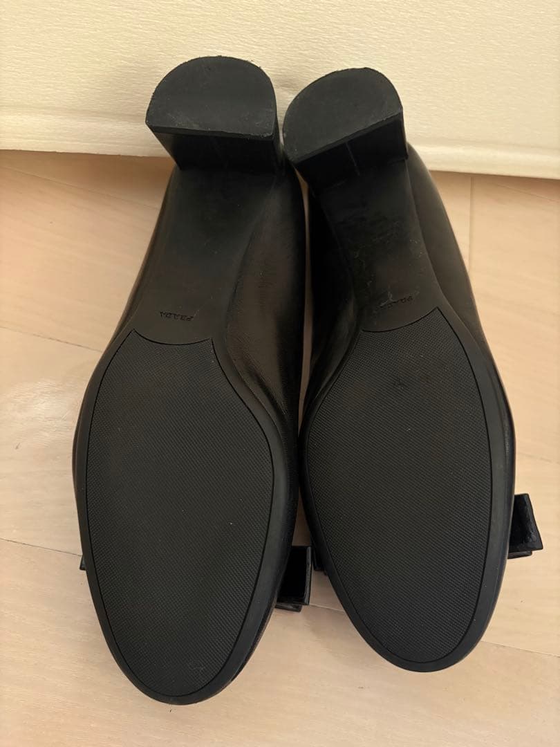 PRADA プラダ　リボン付き 黒パンプス 中ヒール