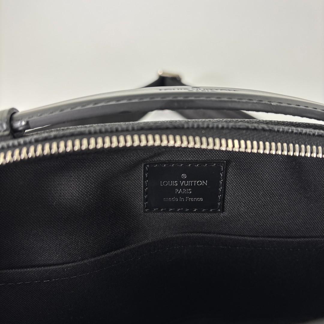 未使用 ルイヴィトン ダミエグラフィット アンブレール ボディバッグ ブラック