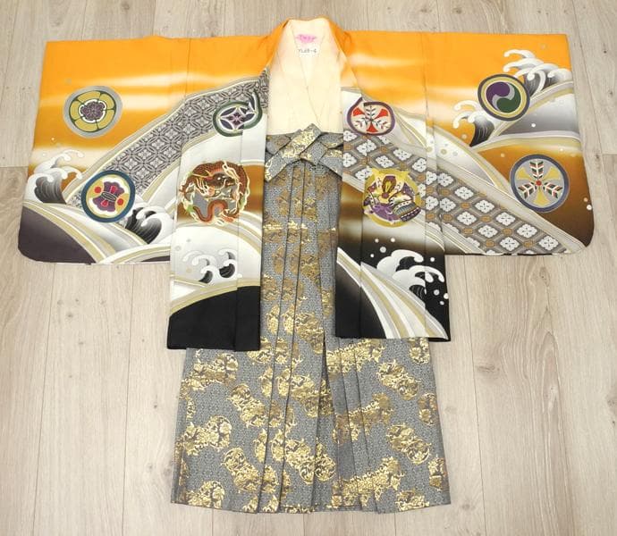 七五三 ◇山吹色系　鷹◇式部浪漫　5歳男の子着物・羽織・袴セット6057【中古】
