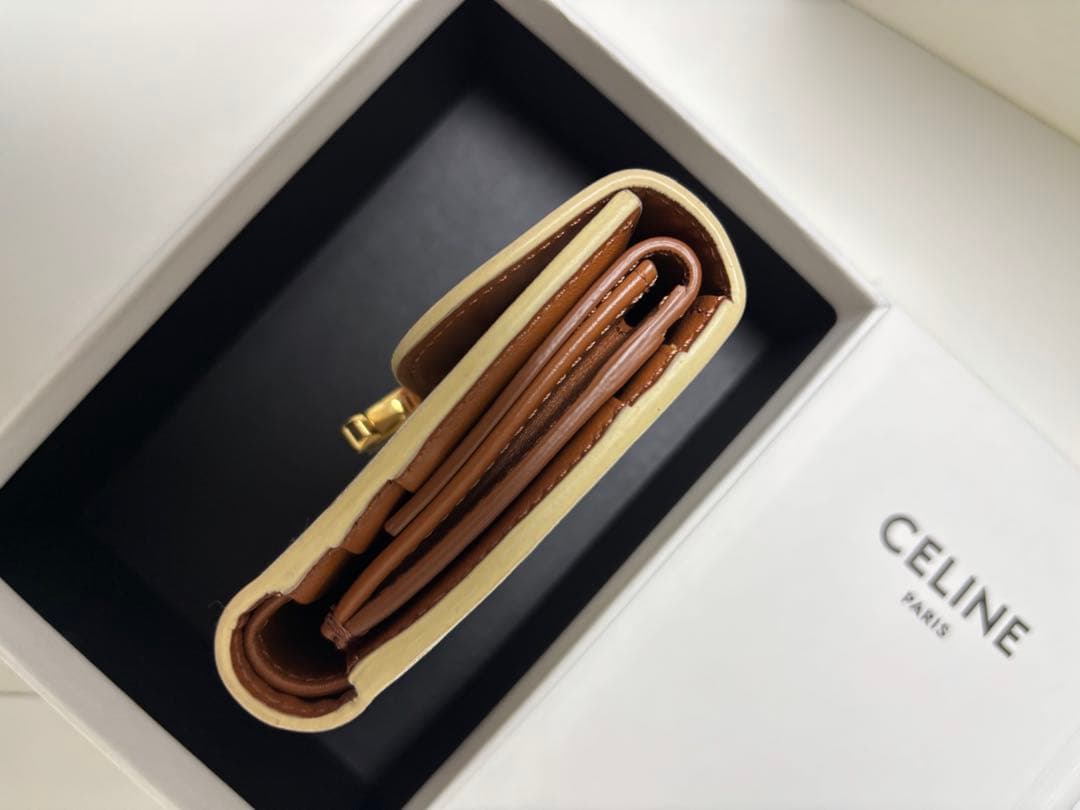 た*ぽ様 CELINE 三つ折り財布 ホワイト・ゴールド