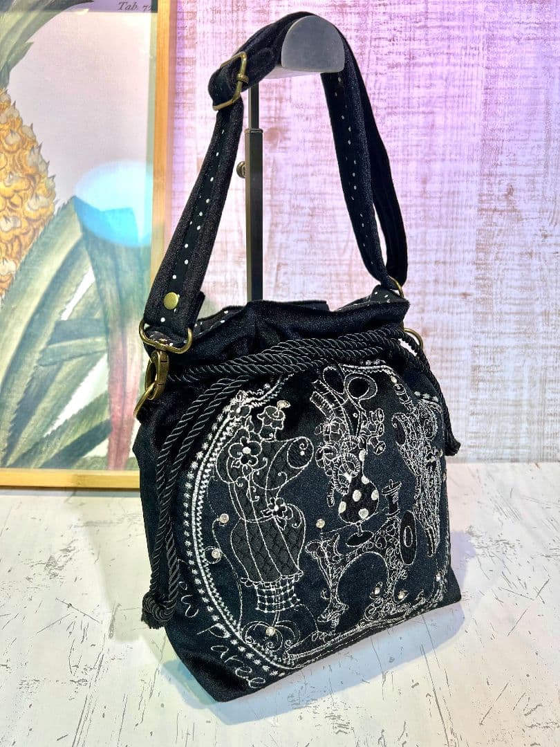 ロラライハリス♡ブラックベロア♡刺繍のワンハンドル巾着バッグ♡