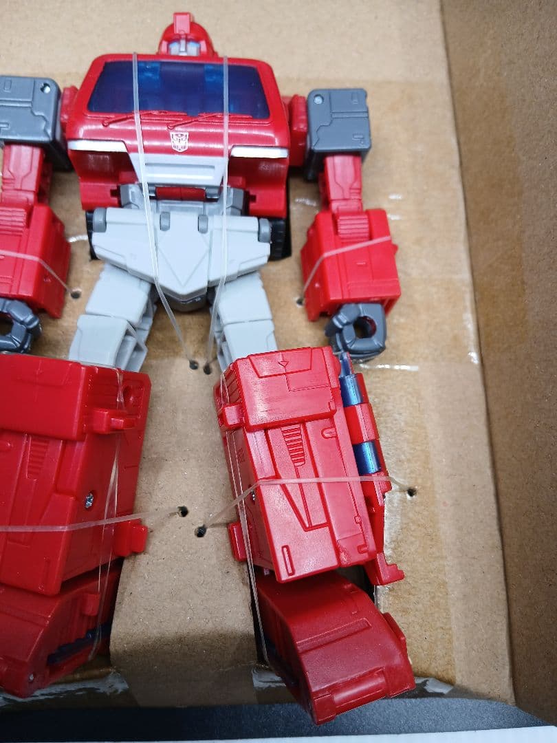 トランスフォーマー　スタジオシリーズ　SS-97 アイアンハイド フィギュア