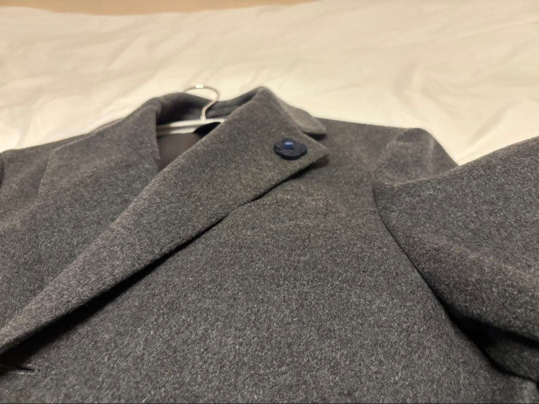 ラルディーニ（LARDINI）コート 花のブローチ付き