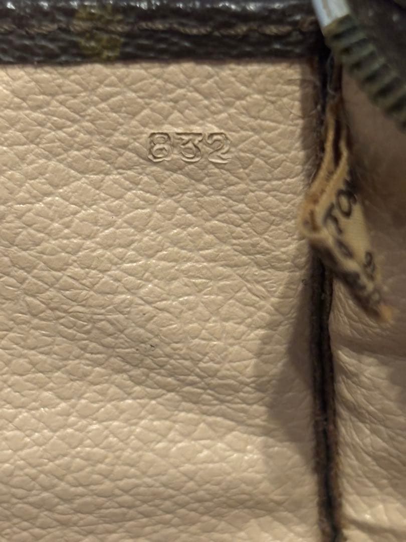 ルイヴィトン LOUIS VUITTON モノグラム トゥルーストワレット28