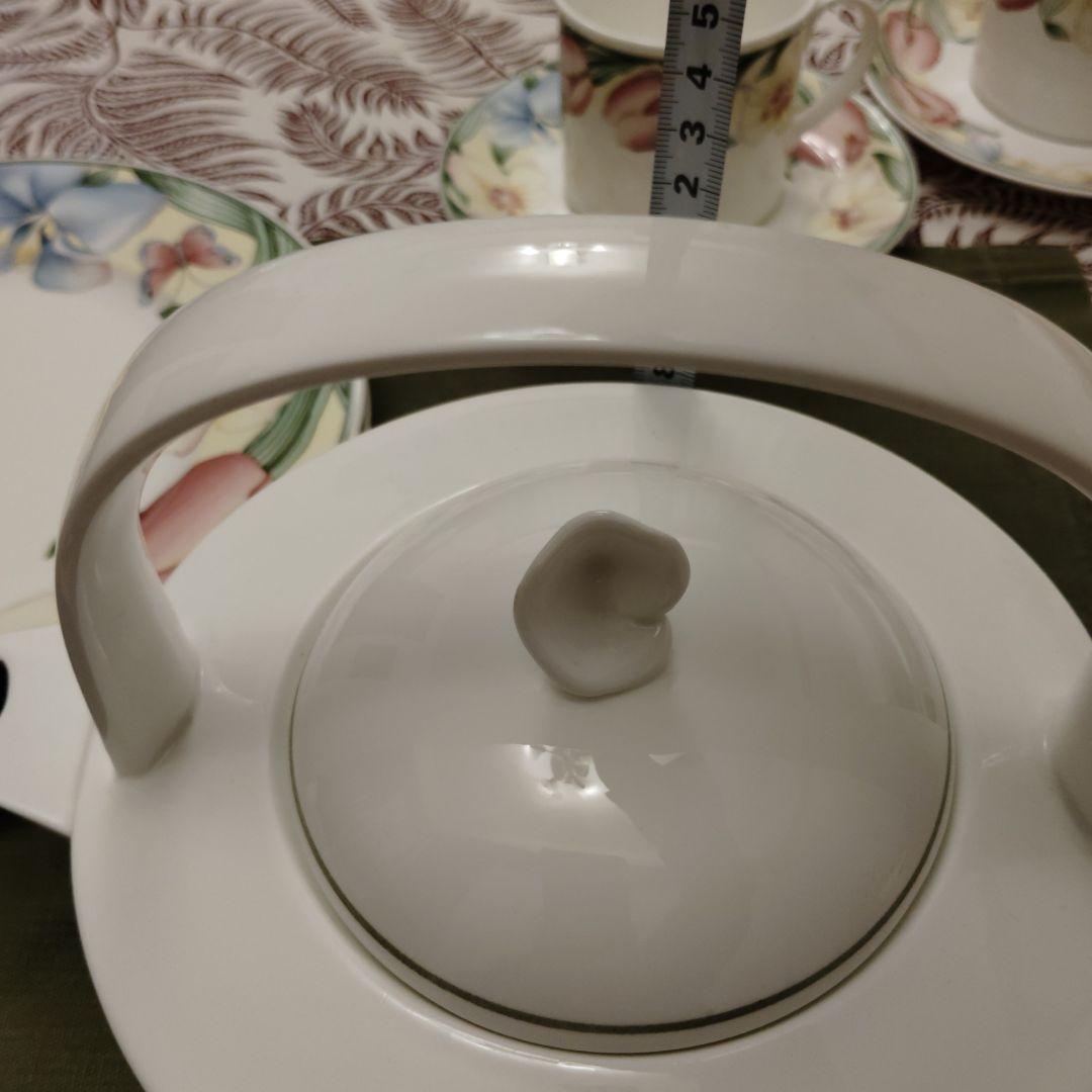 Villeroy & Bochビレロイ&ボッホカナリ　ティーポット、ミルク入れ他