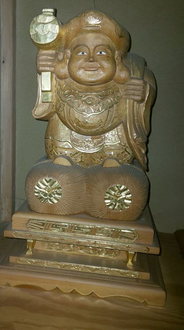 大黒柱様の木彫り