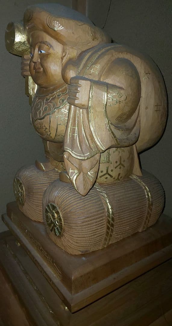 大黒柱様の木彫り