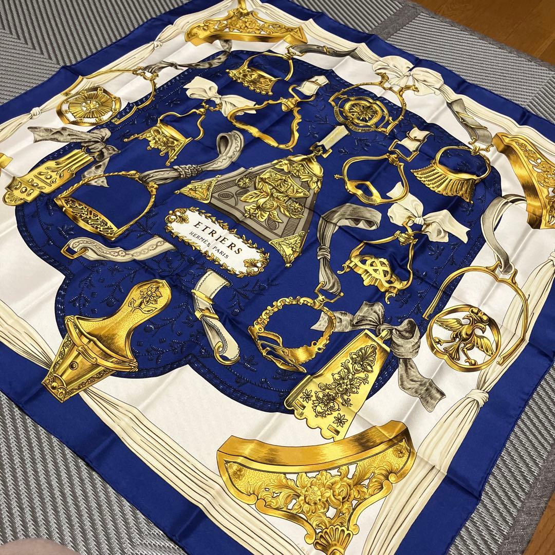 HERMES エルメス　スカーフ　カレ90 エトリエ