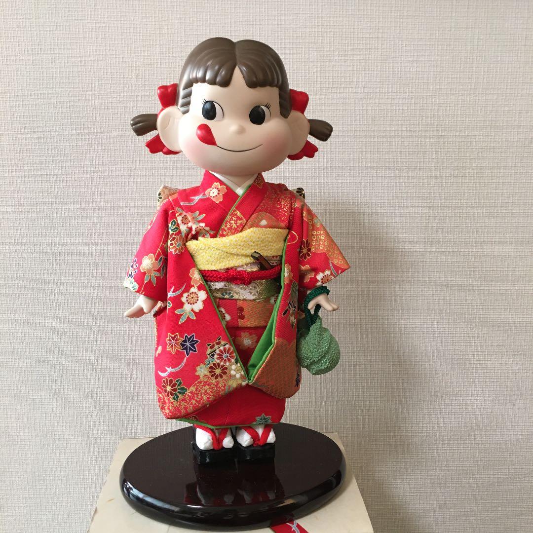 晴れ着のペコちゃん　茜　ペコちゃん誕生50周年記念