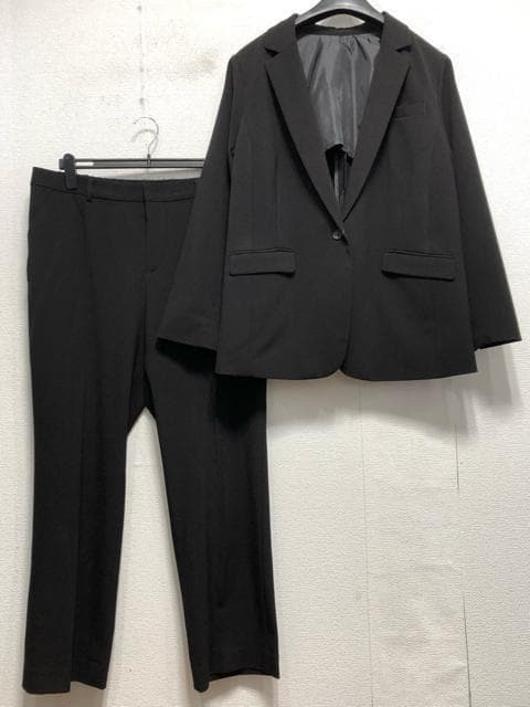 新品☆4L♪黒系無地♪ストレッチ洗えるパンツスーツ♪お仕事・通勤☆a307