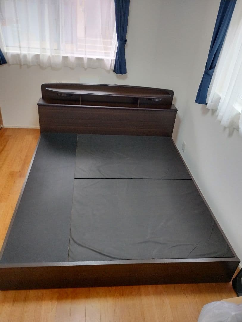 ニトリ　ベッドフレームのみ　クイーンサイズ