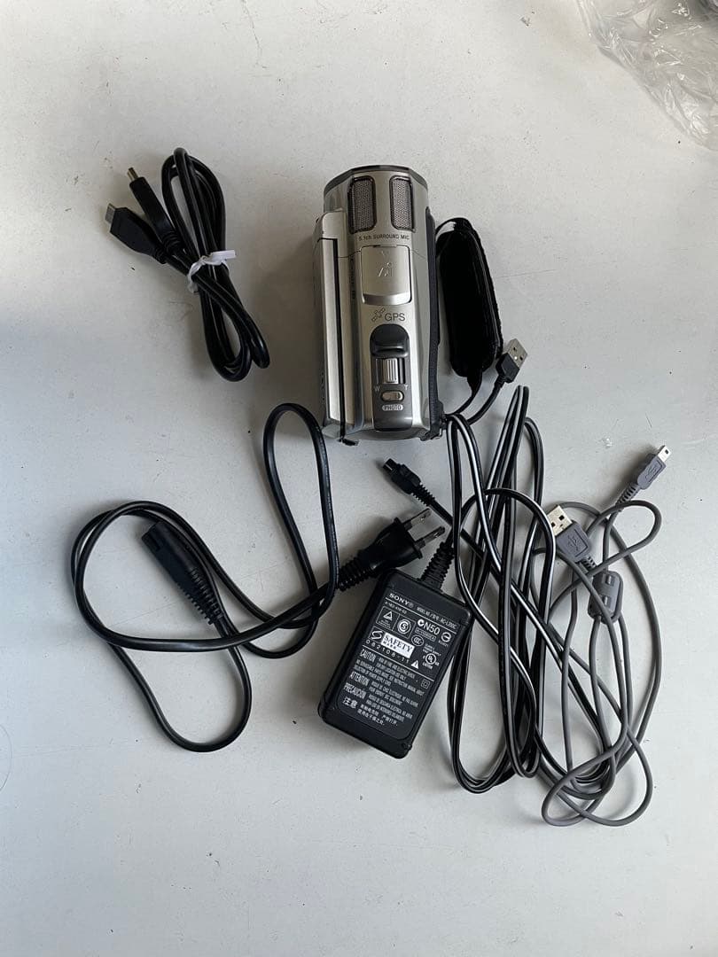 SONY HDビデオカメラ HDR-CX560 ACアダプター付　作動確認済み