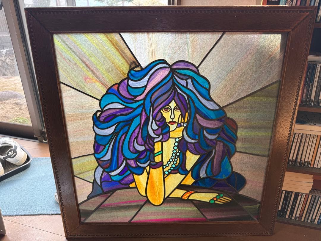 ステンドグラス窓枠　女性の肖像画 約70cm