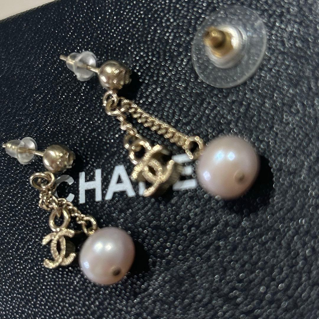 CHANEL ロゴ　ピンクパール　ピアス