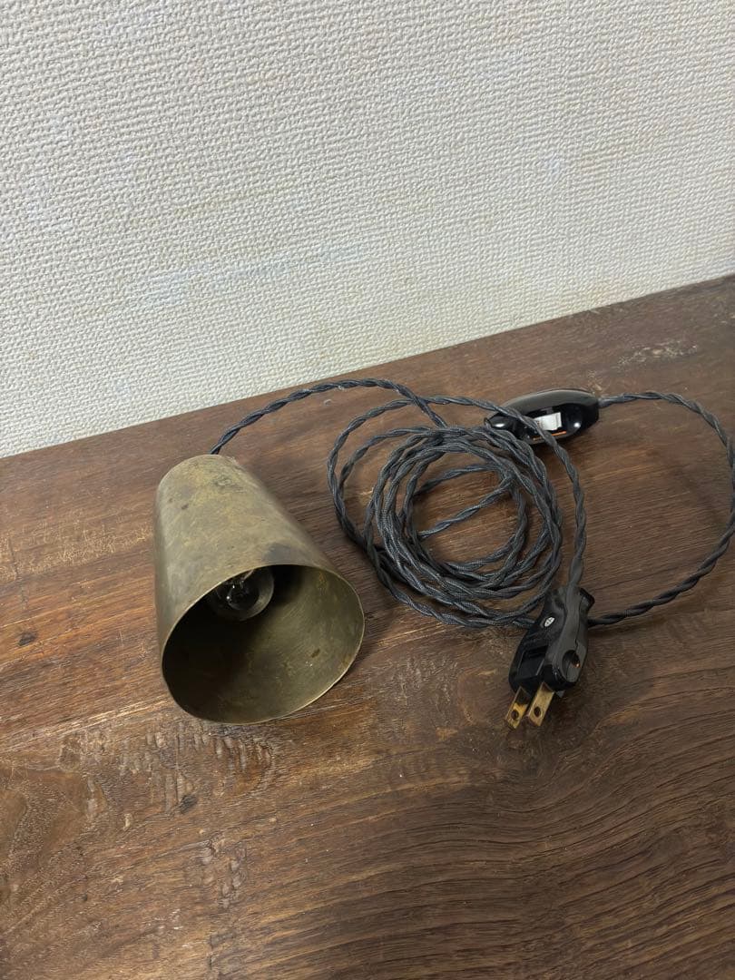 はいいろオオカミ+花屋西別府商店　真鍮のランプ　古道具